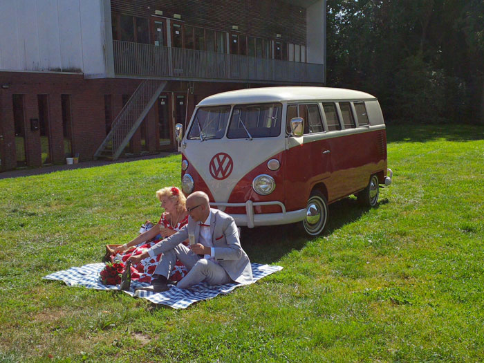 location voiture Combi Volkswagen Minibus Rouge/blanc