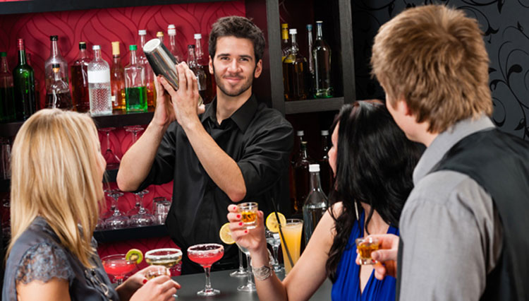 bar-man-cocktail