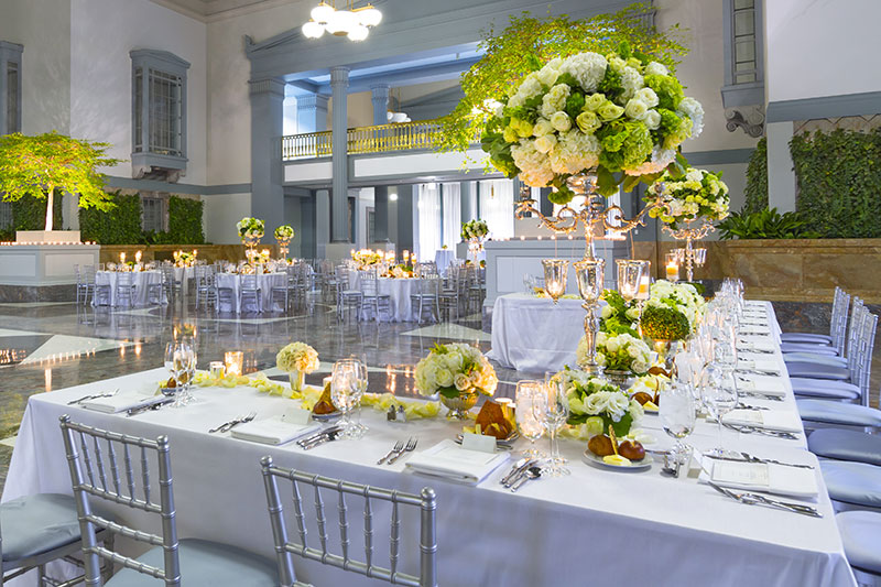 Comment allez-vous coordonner la livraison et l'installation des fleurs le jour du mariage ?