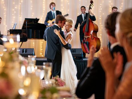 Musique d'entrée au mariage : chansons pour un moment fort